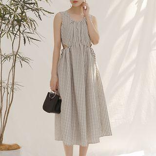 Gingham Sleeveless Cut Out Detail Midi Dress