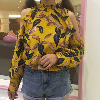 Long-sleeve Cold Shoulder Printed Top