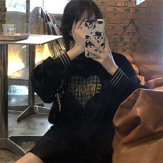 Heart Embroidery Mock-neck Sweatshirt Black - One Size