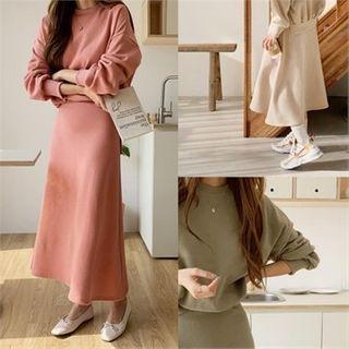 Set: Round-neck Fleece-lined Pullover + Band-waist Flare Skirt