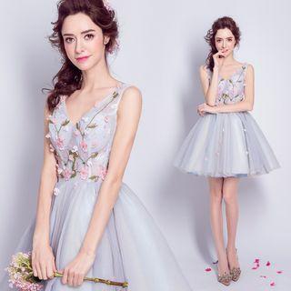 Embellished V-neck Sleeveless Cocktail Dress