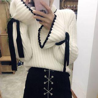 Contrast Trim Bell-sleeve High Neck Sweater