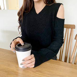 Cutout-shoulder Cable-knit Crop Top