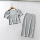 Set; Short-sleeve Square-neck T-shirt + Pencil Skirt