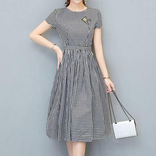 Applique Check Short-sleeve Midi A-line Dress