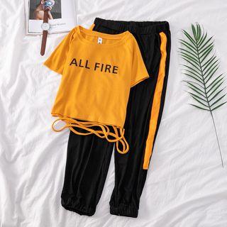 Set: Letter Print Cropped T-shirt + Contrast Trim Pants