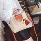 Color Block Tasseled Detail Shoulder Bag