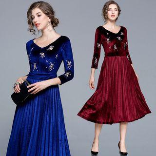 Floral Embroidered 3/4-sleeve Tie-waist V-neck Long Sheath Dress