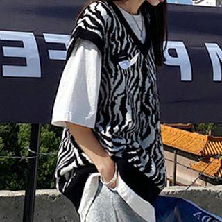 V-neck Zebra Print Sweater Vest Black - One Size