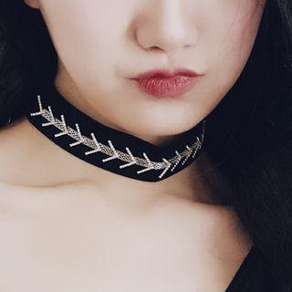 Rhinestone Arrow Accent Choker