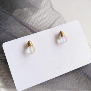 Lightbulb Stud Earring