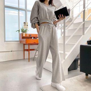 Set: Cropped Sweatshirt + Wide-leg Pants