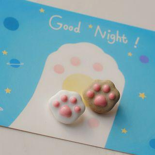 Ceramic Cat Paw Brooch