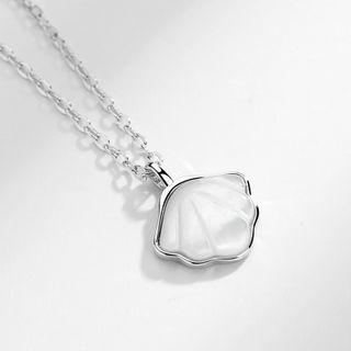 Seashell Pendant Necklace Silver & White - One Size