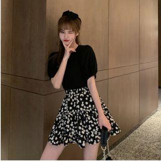 Open-back Puff-sleeve Top / Floral Print Mini A-line Skirt
