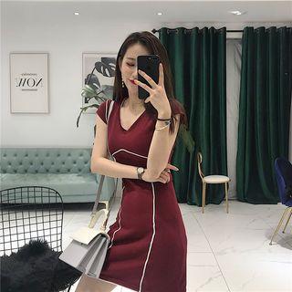 Contrast Trim V-neck Short-sleeve A-line Dress