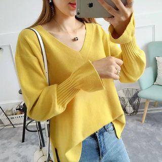 Long-sleeve V-neck Ruffled Knit Top