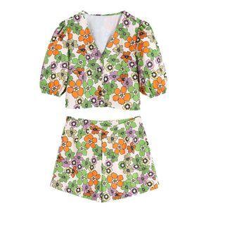 Short-sleeve Floral Print Cropped Blouse / Shorts