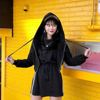Cropped Hoodie In 3 Colors