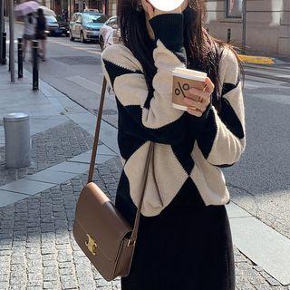 Round Neck Argyle Sweater Black & Almond - One Size