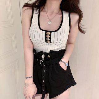 Cropped Camisole / Buckle Strap Wide-leg Cargo Shorts