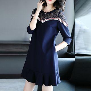 3/4-sleeve Loose-fit Crewneck Cutout Sheath Dress