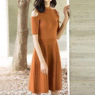 Short-sleeve Cold Shoulder Knit A-line Dress