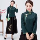 Contrast Trim Blouse / Flower Embroidered Midi A-line Skirt