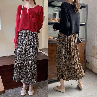 Henley Knit Top / Floral Print Midi A-line Skirt