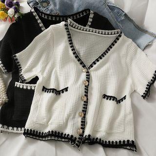 Contrasted Button-up Top