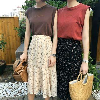 Print Tank Top / Floral Skirt