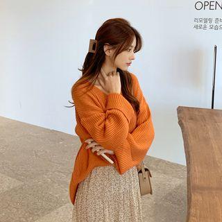 V-neck Slit-side Rib-knit Sweater