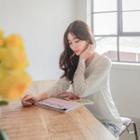 Long-sleeve Lace-trim Round-neck T-shirt