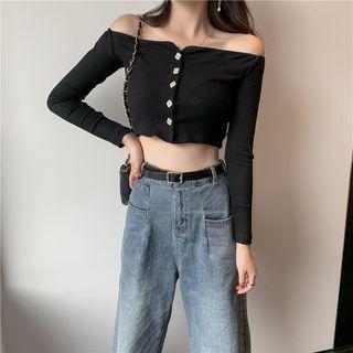 Off-shoulder Knit Top / High-waist Jeans