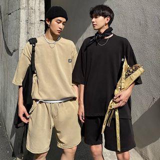 Short-sleeve Applique T-shirt / Shorts