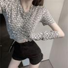 Set: Lettering Short-sleeve Cropped T-shirt + Arm Sleeves As Shown In Figure - One Size