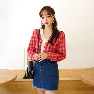 V-neck Lace-trim Plaid Top
