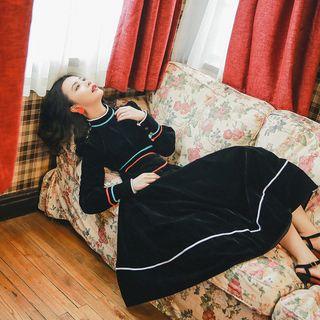 Long-sleeve Contrast Trim Velvet Maxi A-line Dress