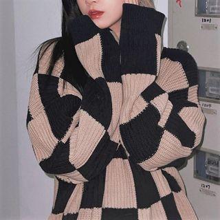 Plaid Long-sleeve Sweater Black+brown - One Size