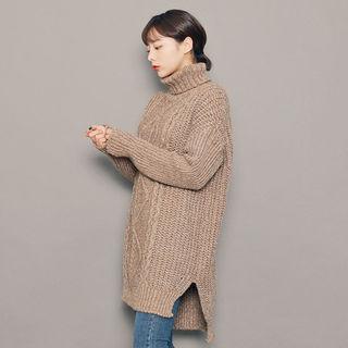 Turtle-neck Long Cable-knit Top
