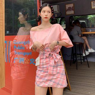 Plain T-shirt / Drawstring Plaid Skirt
