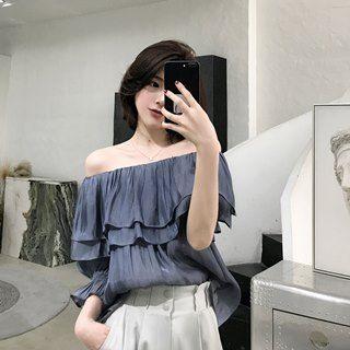 Set: Off-shoulder Ruffled Top + Skort