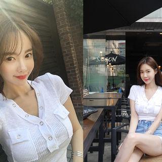 Buttoned Dual-pocket T-shirt