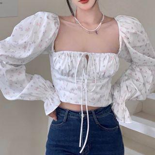 Puff-sleeve Floral Blouse / Jeans