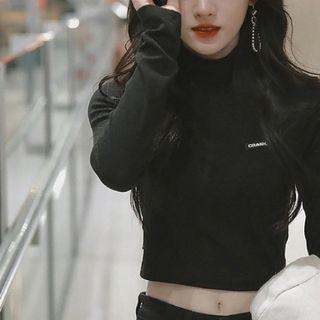 Long Sleeve Mock Neck Crop T-shirt