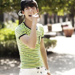 Short-sleeve Contrast-trim Striped T-shirt