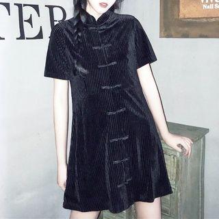 Short-sleeve Chinese Knot Button Mini Dress