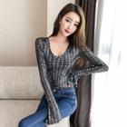 V-neck Flared-sleeve T-shirt Black - One Size