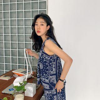 Paisley V-neck Sleeveless Top