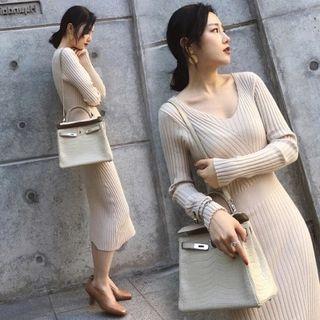Long Sleeve V-neck Knit Midi Dress